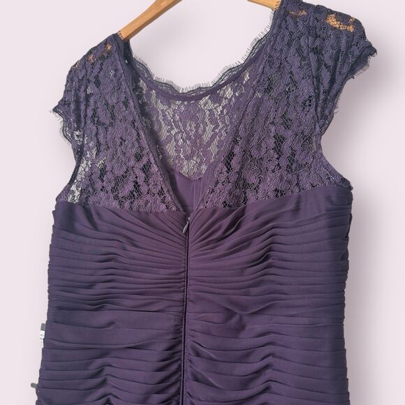 adrianna papell dress Like A Glove NWT Purple Lace Shoulders Shirred Plus 16 - Picture 9 of 10